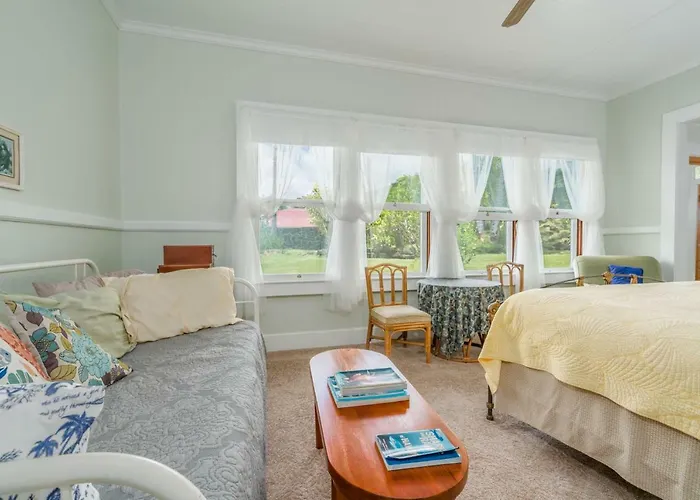 Old Hawaiian Bed And Breakfast